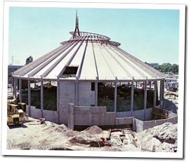 Construction of Space Mountain - www.WaltsApartment.com